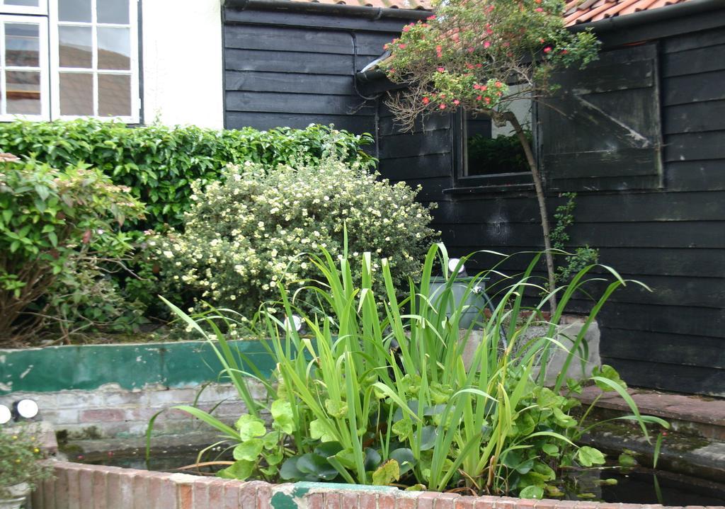 Farmhouse Inn Thaxted Exterior foto