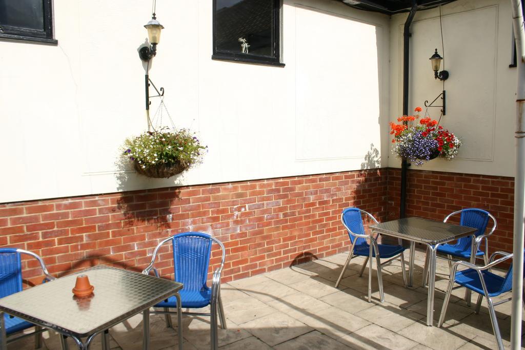 Farmhouse Inn Thaxted Exterior foto